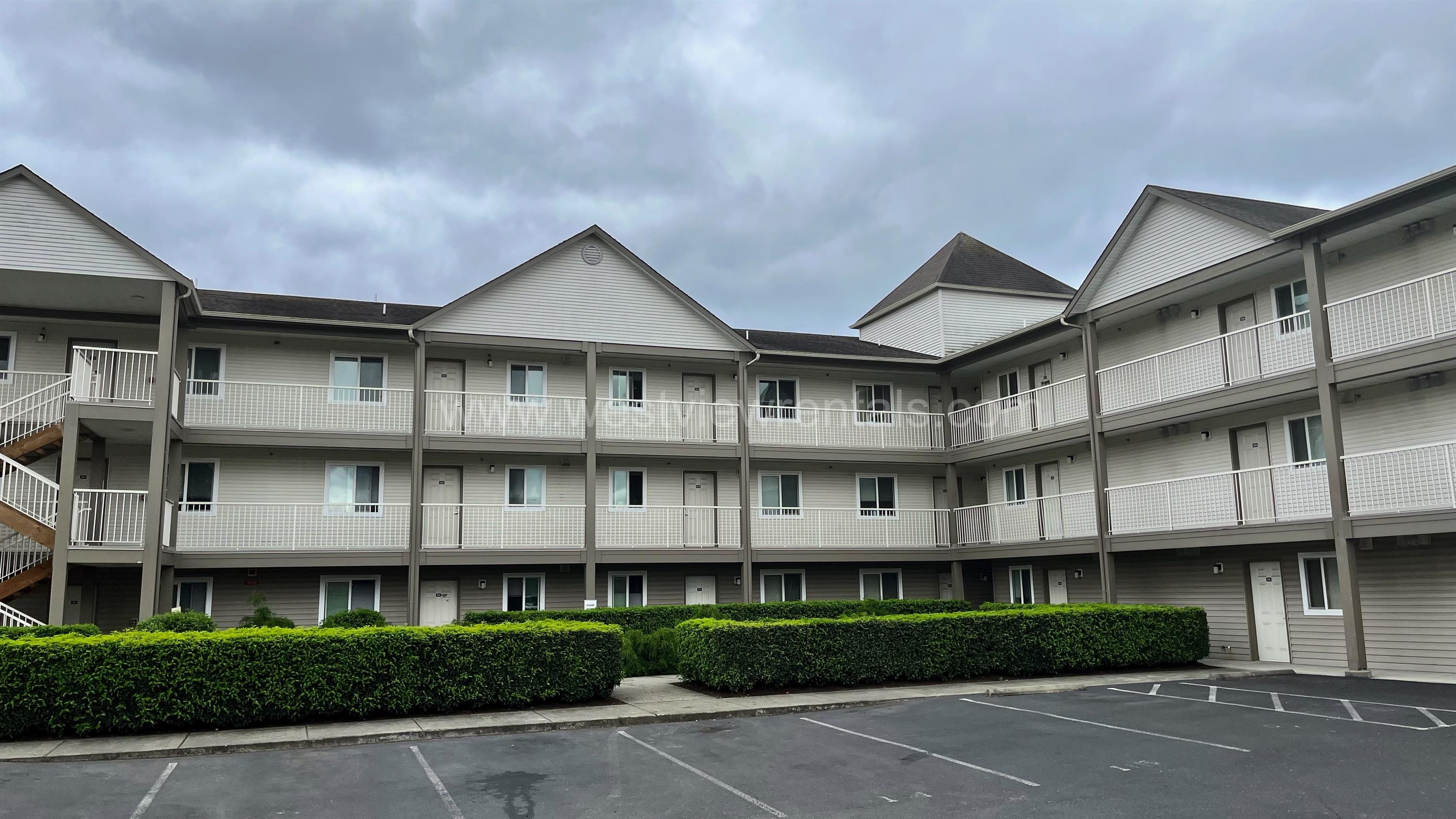 135 Prince Avenue - 102