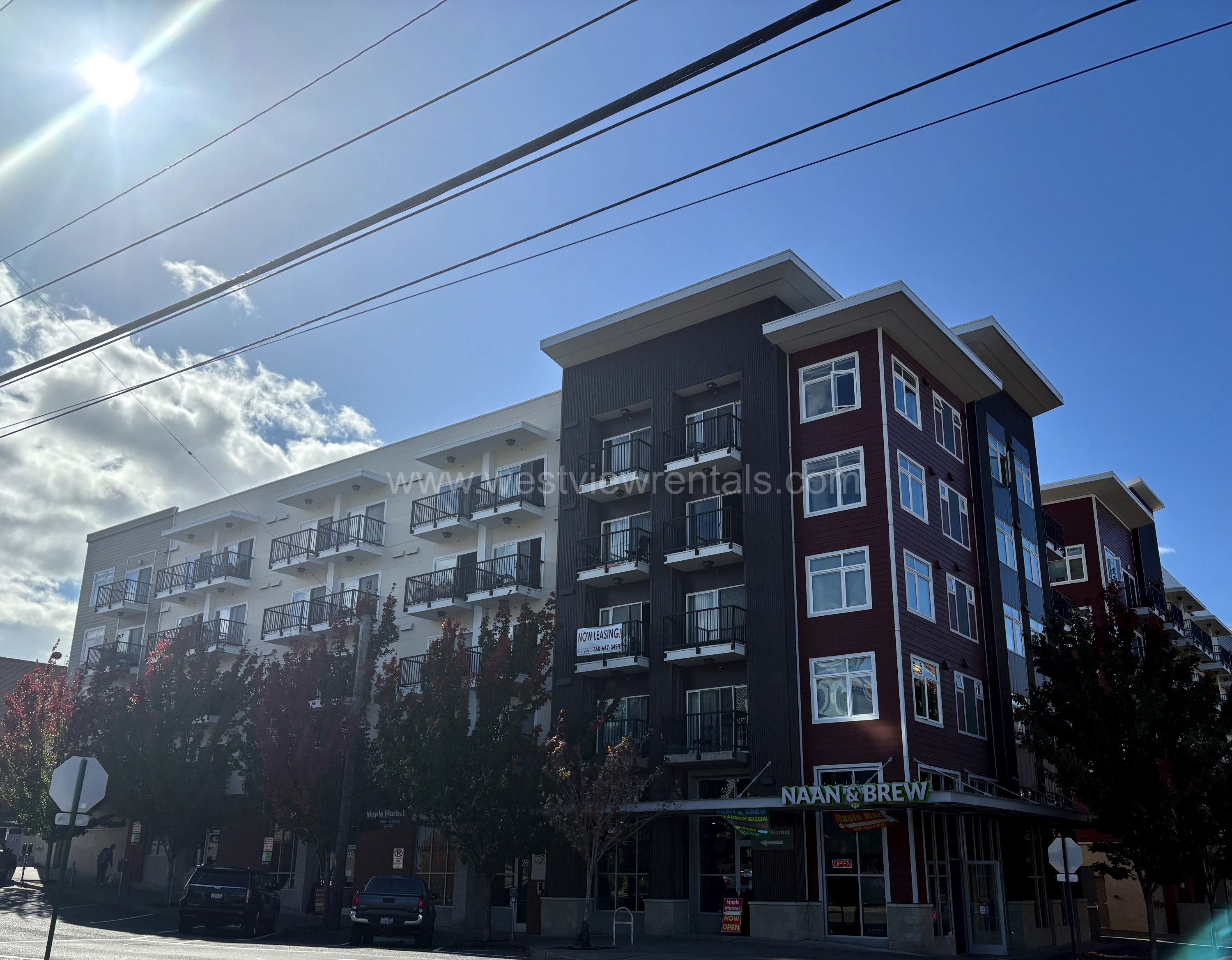 200 E. Maple Street - 402