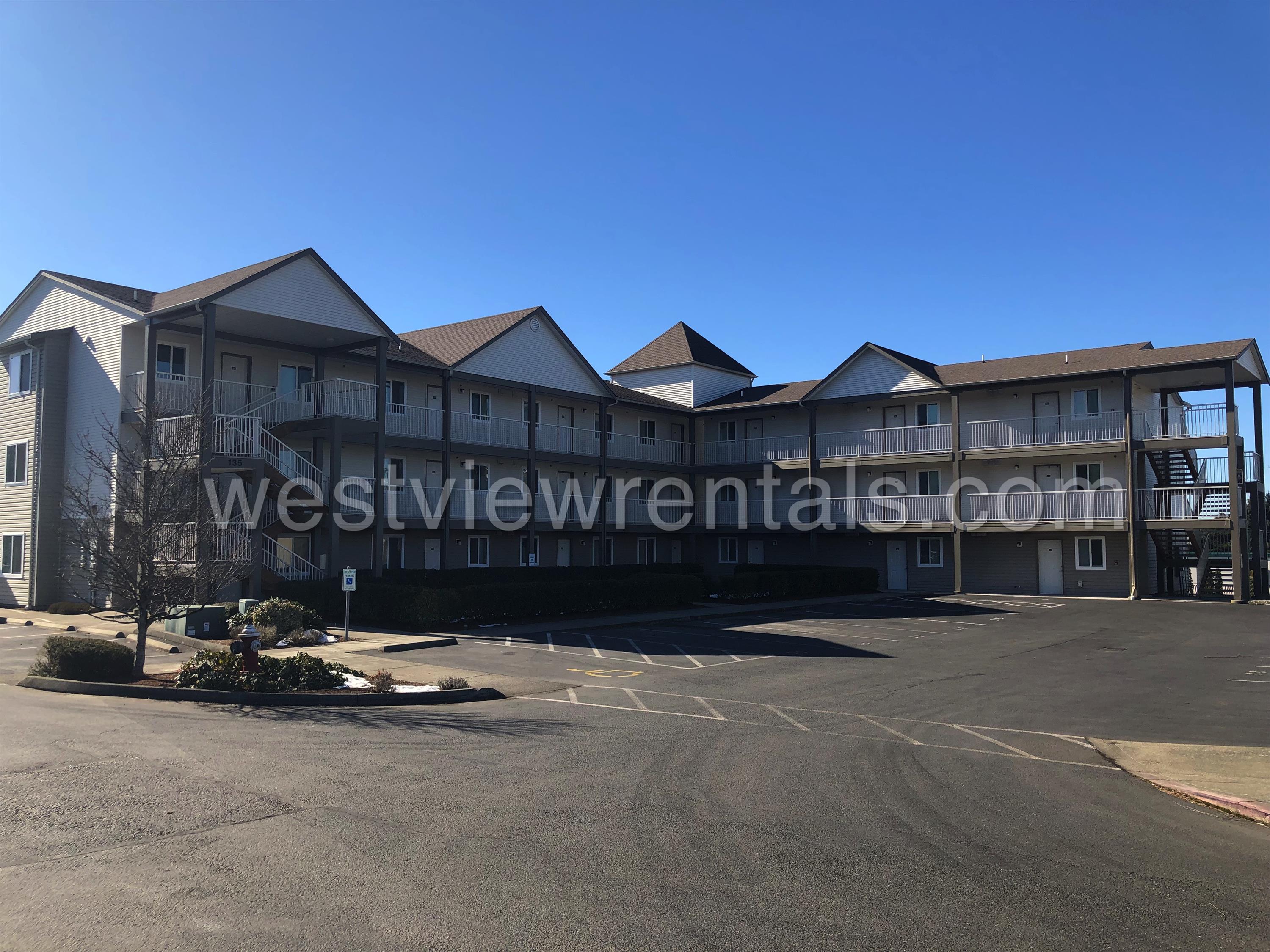 135 Prince Avenue - 206