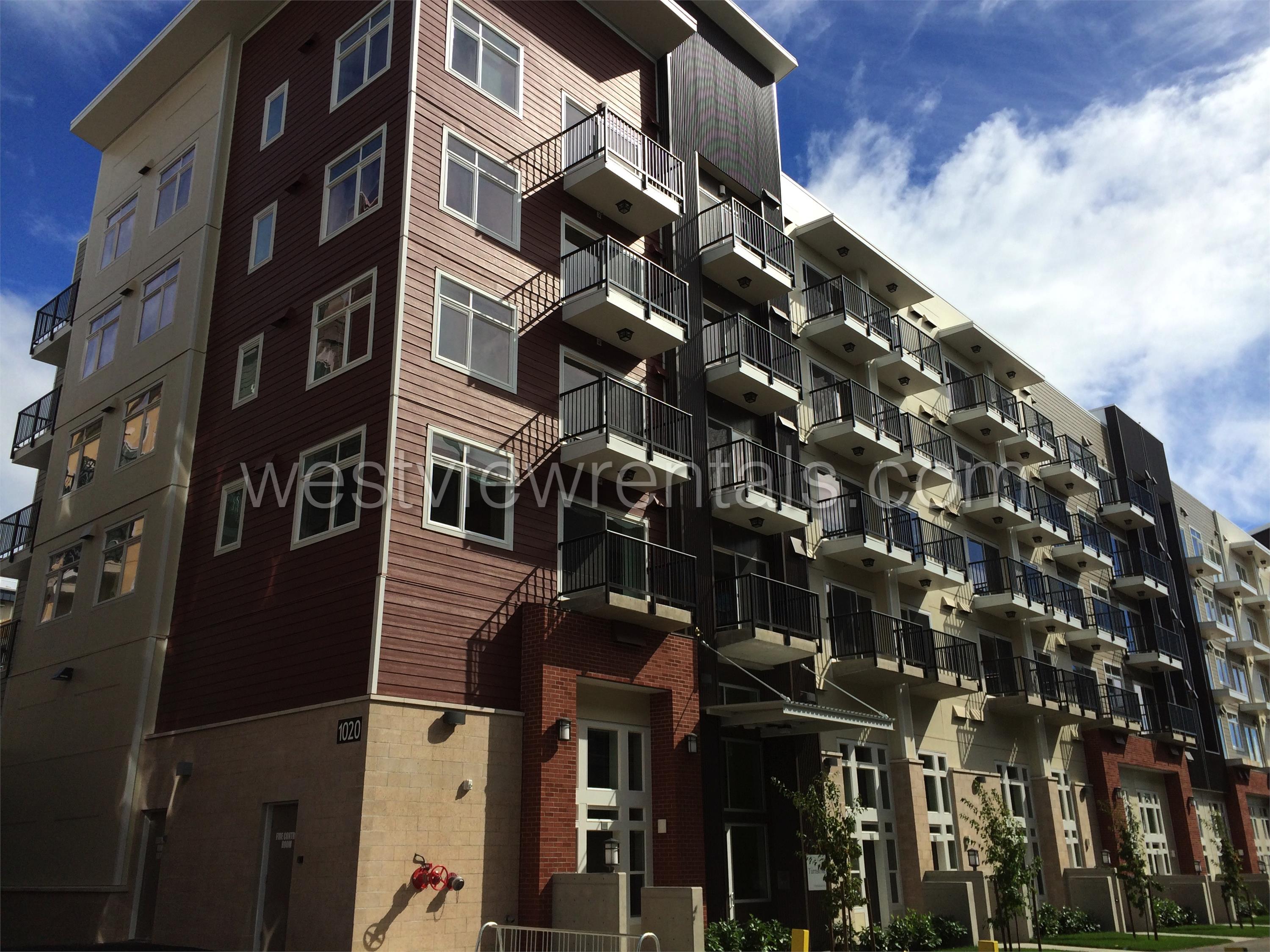 1020 Railroad Ave - 402
